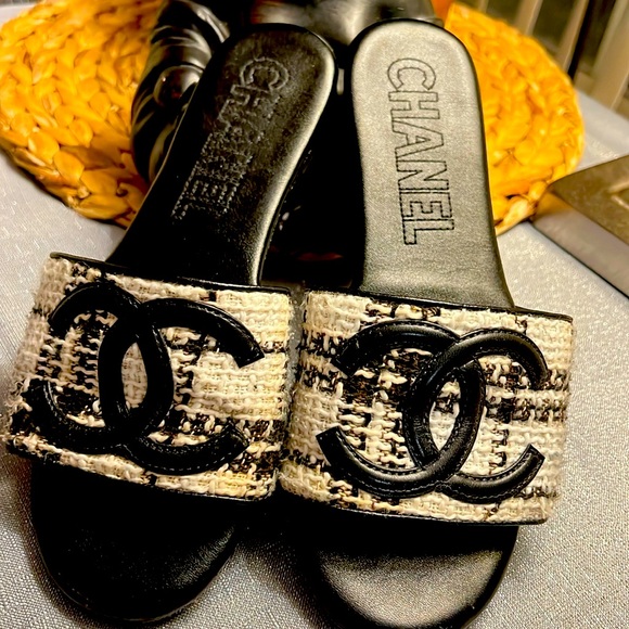 Chanel slippers - Picture 1 of 4